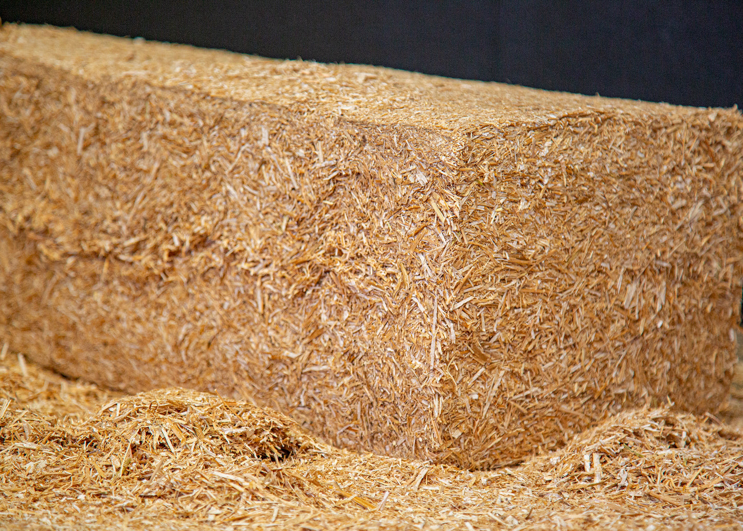 Bedsoft Bio – Highly Absorbent, Eco-Friendly Oil Seed Rape Straw Bedding 16kg Bale